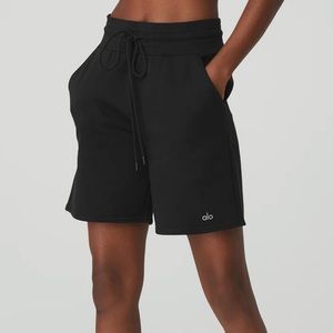 Alo yoga High-Waist Easy Sweat Short -black, XXS size